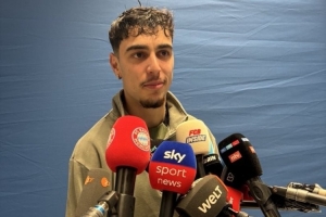 帕夫洛维奇：我对自己的表现非常不满 诺伊尔踢世界杯？我很乐意